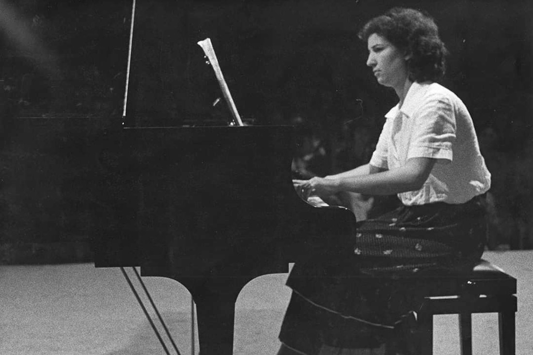 Paola Gallo al pianoforte